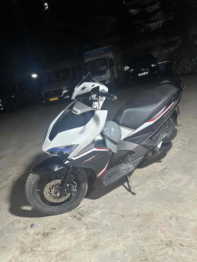 Honda Air Blade 2017 бело-черный