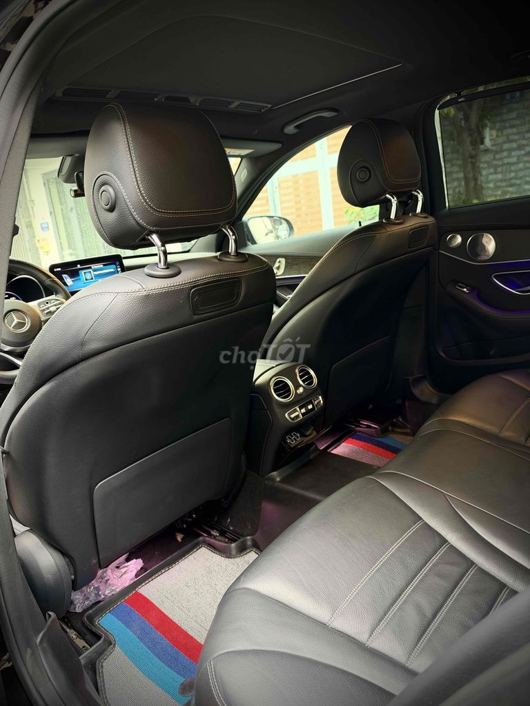 Mercedes-Benz C300 AMG 2020, черный