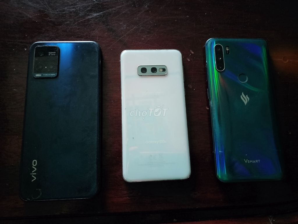 Có 3 cái xác điện thoại main còn tốt