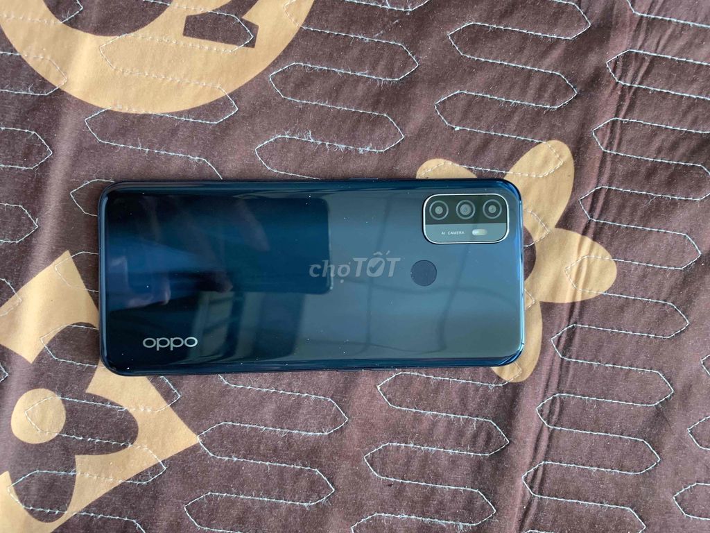 Cần bán Oppo 53 màu đen đẹp