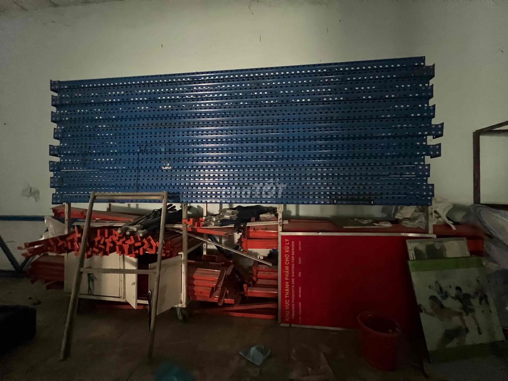 bán kệ sắt để hàng. Mua bán Đồ dùng văn phòng tại Huyện Long Thành Đồng Nai được đăng bởi hoàng hoa hình 2