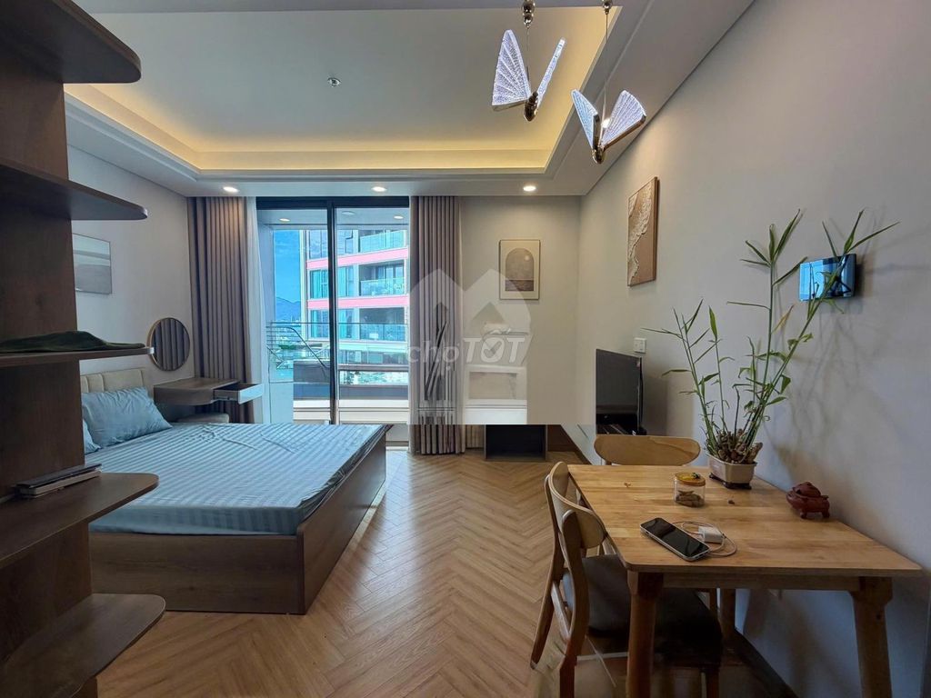 Bright studio with resort facilities at Sun Cosmo Residence — photo 1