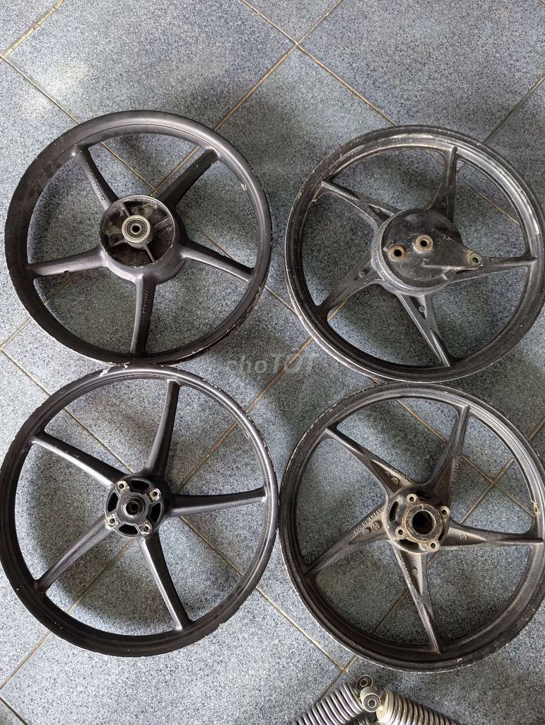 Cặp Mâm VT7, Mâm RCb 5 cây sirius ex nhỏ. Mua bán Phụ tùng xe tại Huyện Hòa Thành Tây Ninh được đăng bởi Hậu Nguyễn hình 1