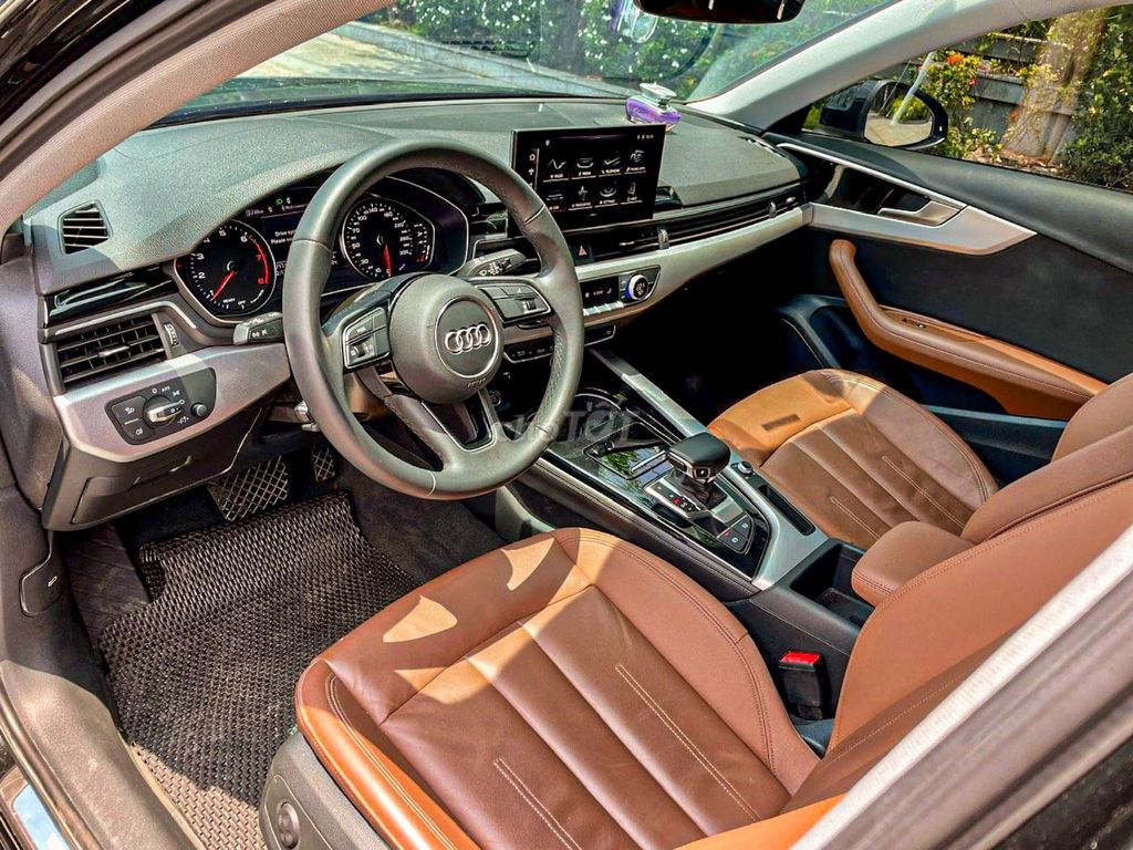 Audi A4 2022 Đen nội thất Nâu. Xe đẹp sang trọng