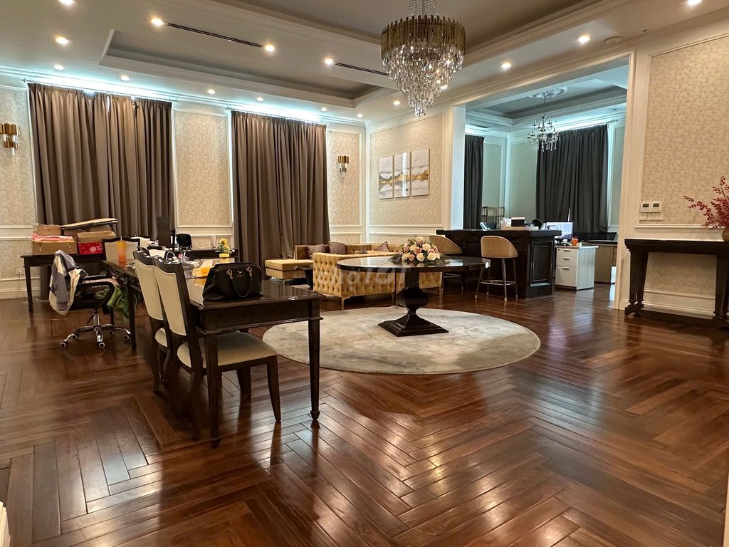 Пентхаус в The Manor для проживания и офиса