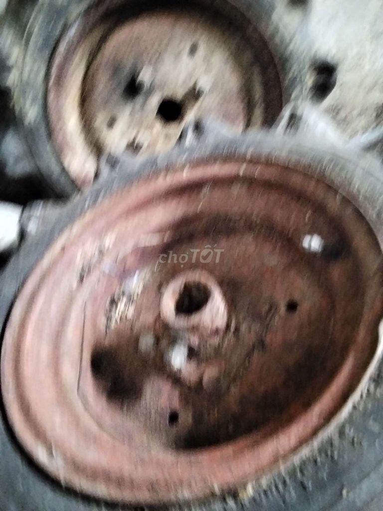 Lốp xe mam xe để chặt nhà cần bán gấp. Mua bán Phụ tùng xe tại Huyện Bến Lức Long An được đăng bởi Linh Lieu hình 9