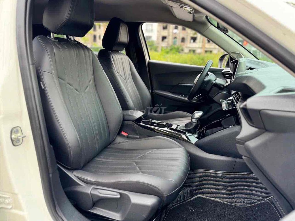 Peugeot 2008 2022 GT Line 1.2 AT - 48000 km. Mua bán Ô tô tại Quận Hoàng Mai Hà Nội được đăng bởi Sáng OTo Hn hình 8