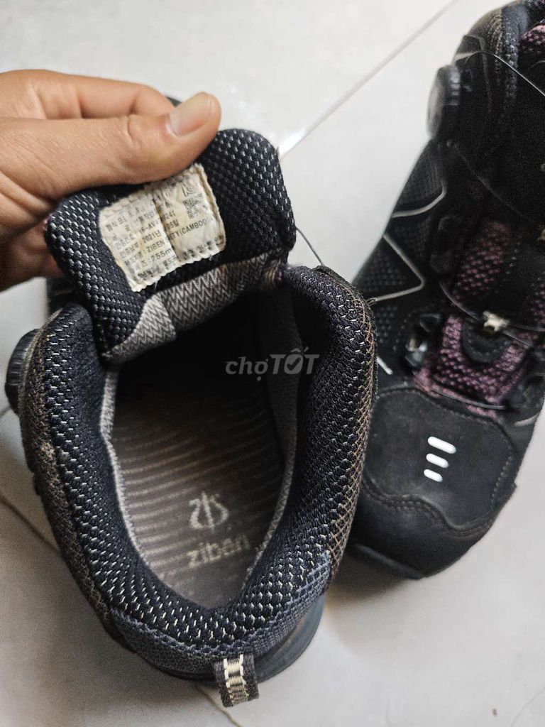 Giày bảo hộ Ziben 171 Đen size 40 Đã qua sử dụng. Mua bán Giày dép tại Quận Liên Chiểu Đà Nẵng được đăng bởi Hung Nguyen hình 1