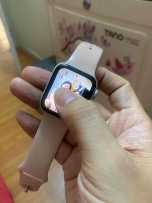 Apple Watch Series 4 - Đã dùng. Mua bán Thiết bị đeo thông minh tại Quận Long Biên Hà Nội được đăng bởi Phạm Xuân Quý