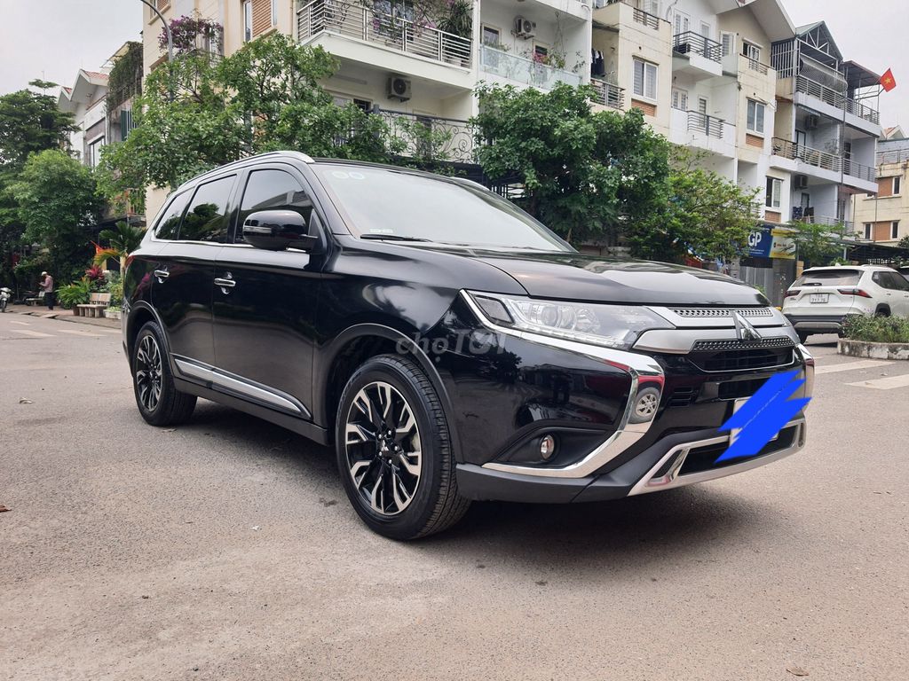 Mitsubishi Outlander 2.0 2022 Đen 2 vạn