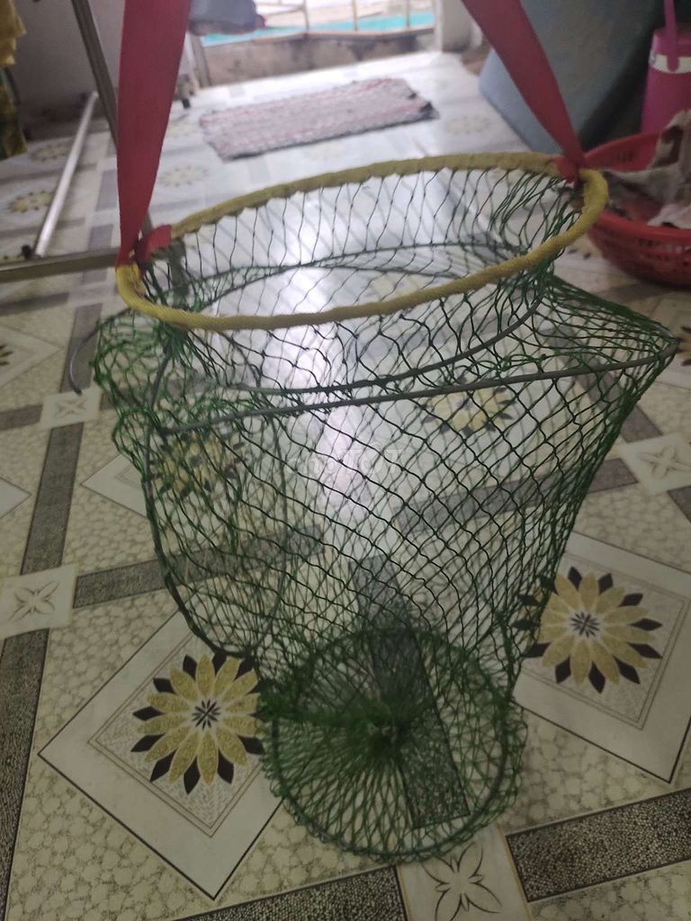 Giỏ lưới đựng cá khi đi câu
