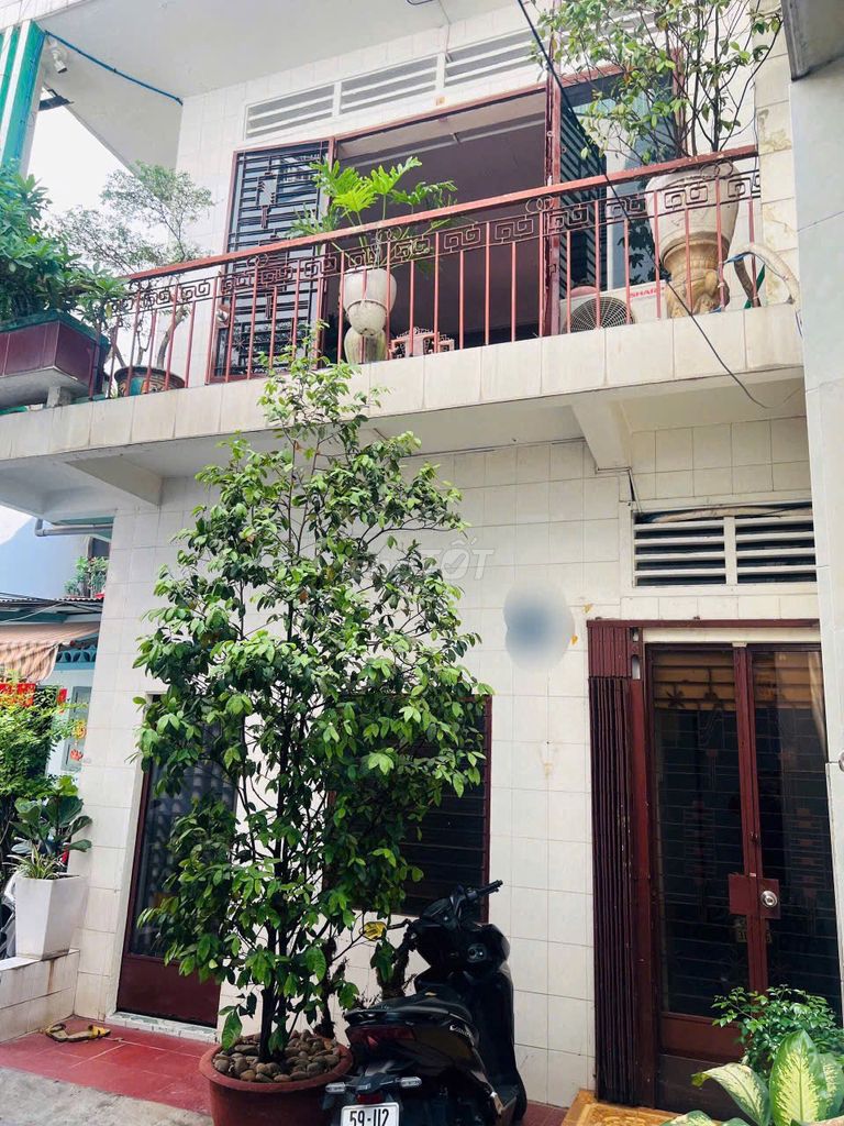 Góc,Lê Hồng Phong,Ngang 7,2m,gần khu ẩm thực ,hẻm an ninh