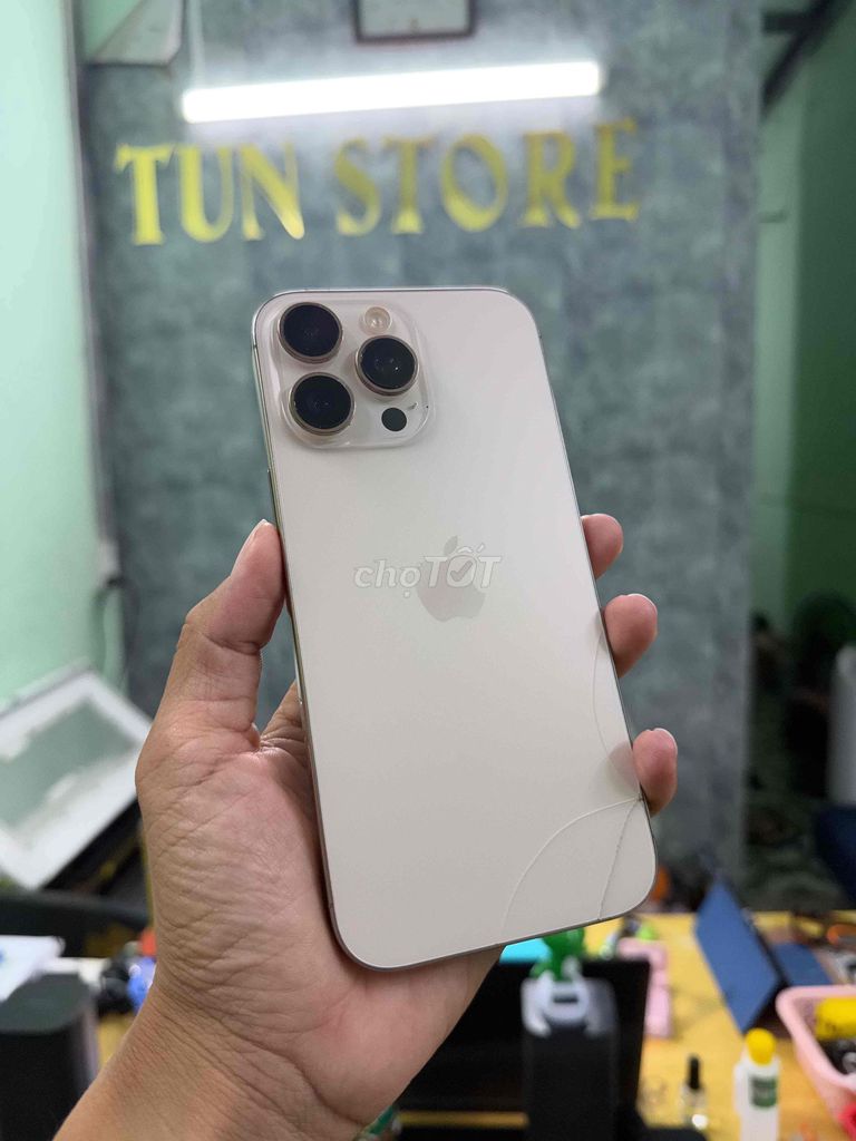 iPhone 16 Pro Max 256GB Vàng sa mạc. Mua bán Điện thoại tại Huyện Tây Sơn Bình Định được đăng bởi Tan Tay Son hình 1