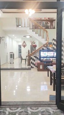 ❌❌❌Nhà 2 Tầng MT 7m5 #Lý_Tử_Tấn ,Sơn Trà
✅Gồm : 3pn,2wc khách, bếpy. Mua bán nhà ở tại Quận Sơn Trà Đà Nẵng được đăng bởi Huỳnh Văn Mỹ