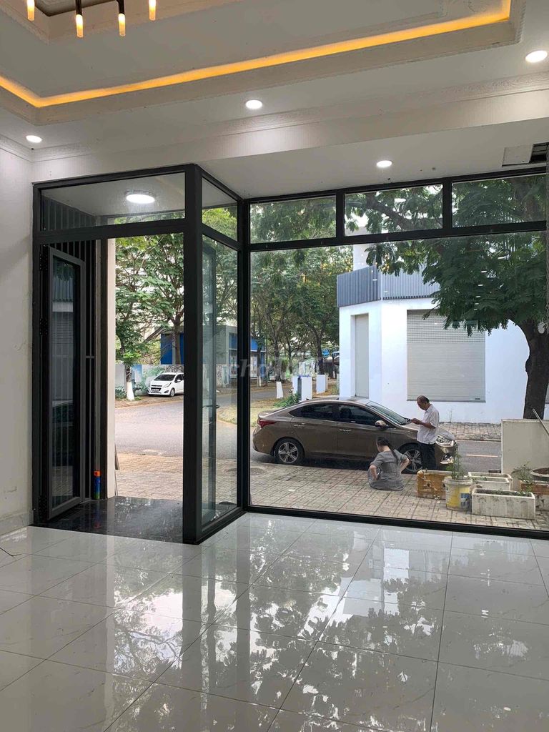 Cho thuê shophouse Đông Tăng Long,100m2 hoàn thiện cơ bản