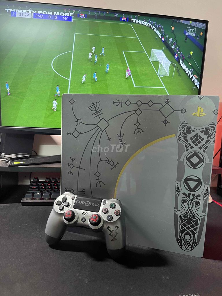 Máy chơi game Sony PS4 Pro 1TB God of War Limited. Mua bán Thiết bị chơi game tại Quận Tân Phú Tp Hồ Chí Minh được đăng bởi Đạt hình 1