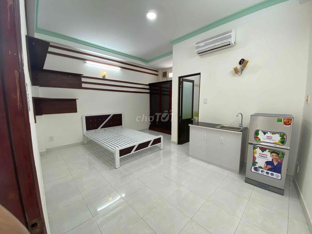 Trống studio sạch sẽ đầy đủ tiện nghi - gần toà nhà Viettel