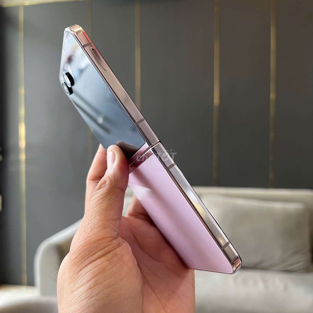 Samsung Galaxy Z Flip5 512GB Hồng 8GB Like New. Mua bán Điện thoại tại Quận 3 Tp Hồ Chí Minh được đăng bởi Nguyễn Gia Bảo hình 1