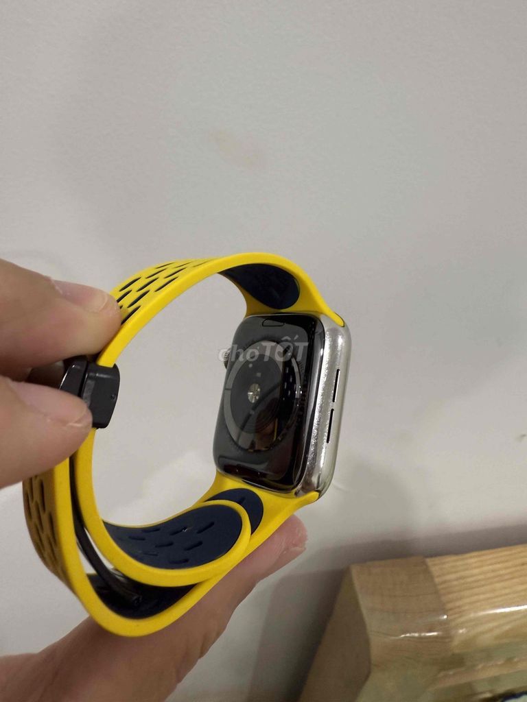 Apple Watch Series 5 LTE 44mm. Mua bán Thiết bị đeo thông minh tại Thành phố Qui Nhơn Bình Định được đăng bởi Nguyễn Thành Long hình 1