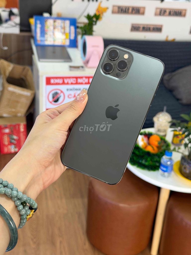 Apple iPhone 12 Pro Max 256GB Xám Mỹ 99% FULL CN. Mua bán Điện thoại tại Quận 8 Tp Hồ Chí Minh được đăng bởi TRƯỜNG MOBILE  hình 1