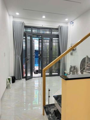 Аренда · 4 комн. · 42 м² · Quận 7, ул. Đường Lê Văn Lương