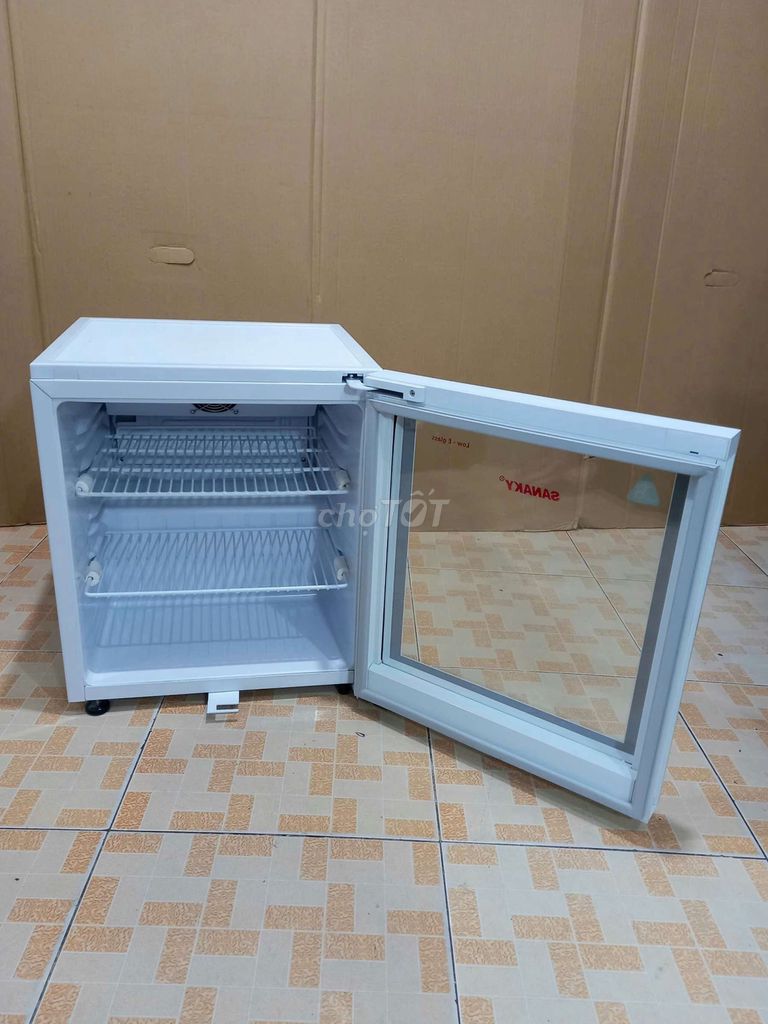 Tủ lạnh Sanaky P630H4 cửa kính, nhỏ gọn,chính hãng