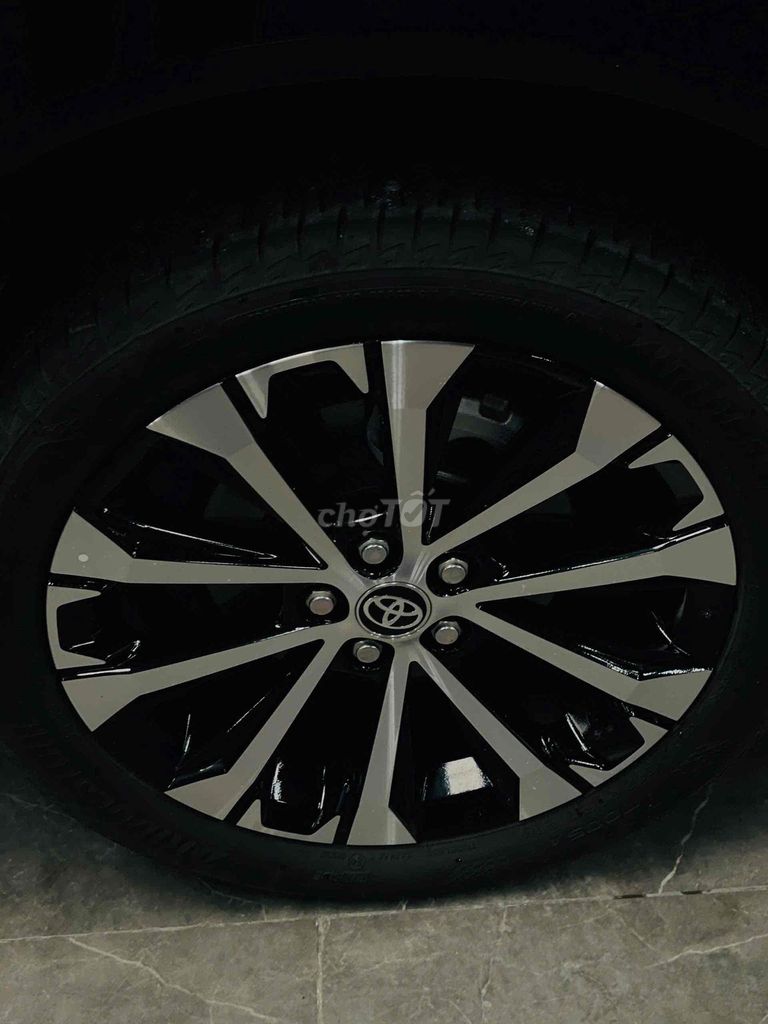 Toyota Veloz Cross 2022 CVT Top - 28000 km. Mua bán Ô tô tại Huyện Hóc Môn Tp Hồ Chí Minh được đăng bởi Kavin tran hình 9