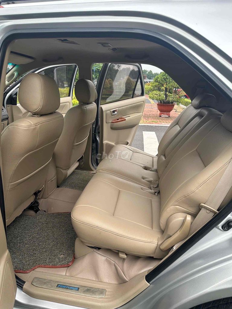 Toyota Fortuner 2009 -AT