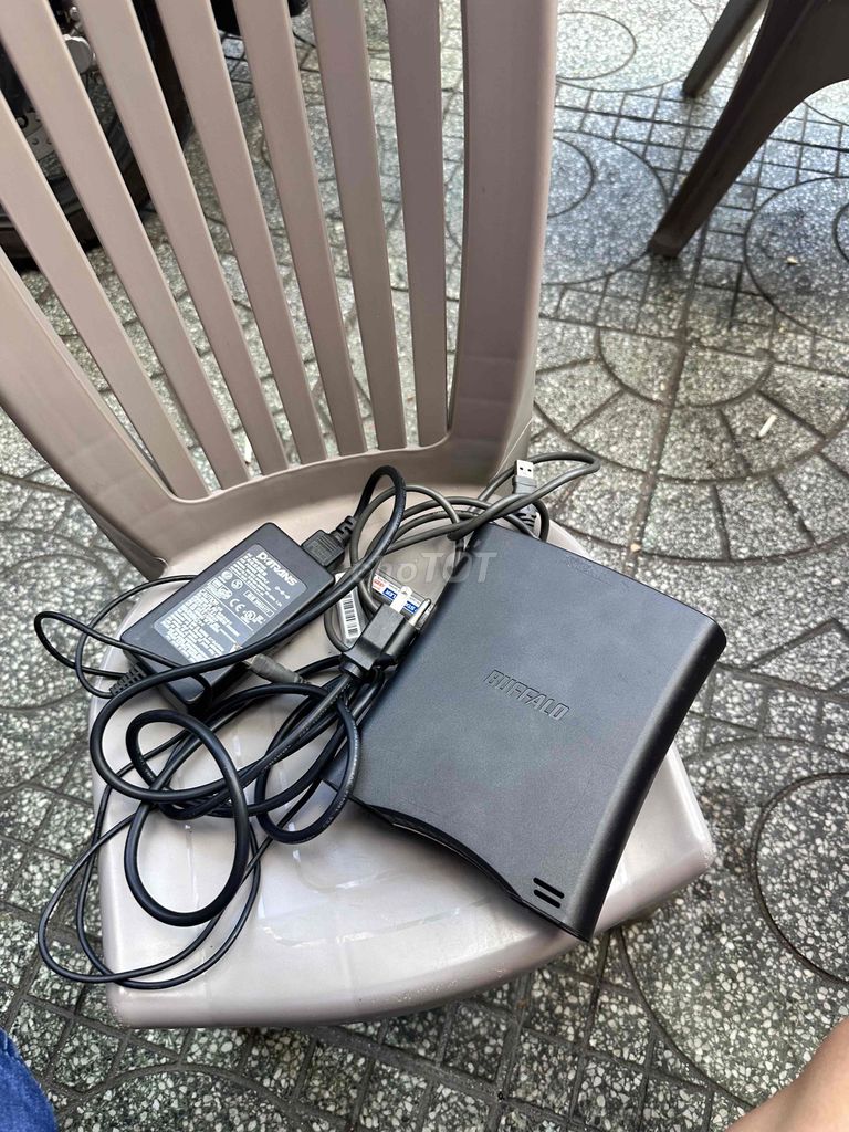Ổ cứng ngoài Buffalo 320GB Đen. Mua bán Phụ kiện (Màn hình, Chuột...) tại Quận 3 Tp Hồ Chí Minh được đăng bởi kim phuc hình 1