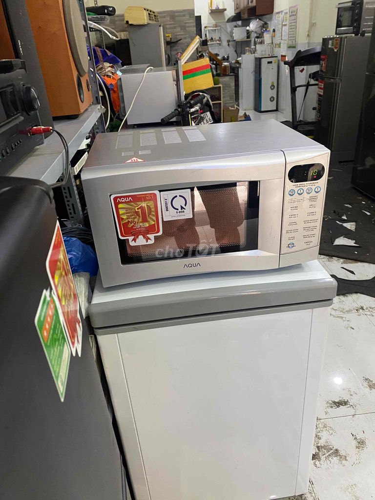Lò vi sóng Aqua AEM-G477AS Bạc có nướng. Mua bán Bếp, lò, đồ điện nhà bếp tại Quận 11 Tp Hồ Chí Minh được đăng bởi Hương thảo hình 1