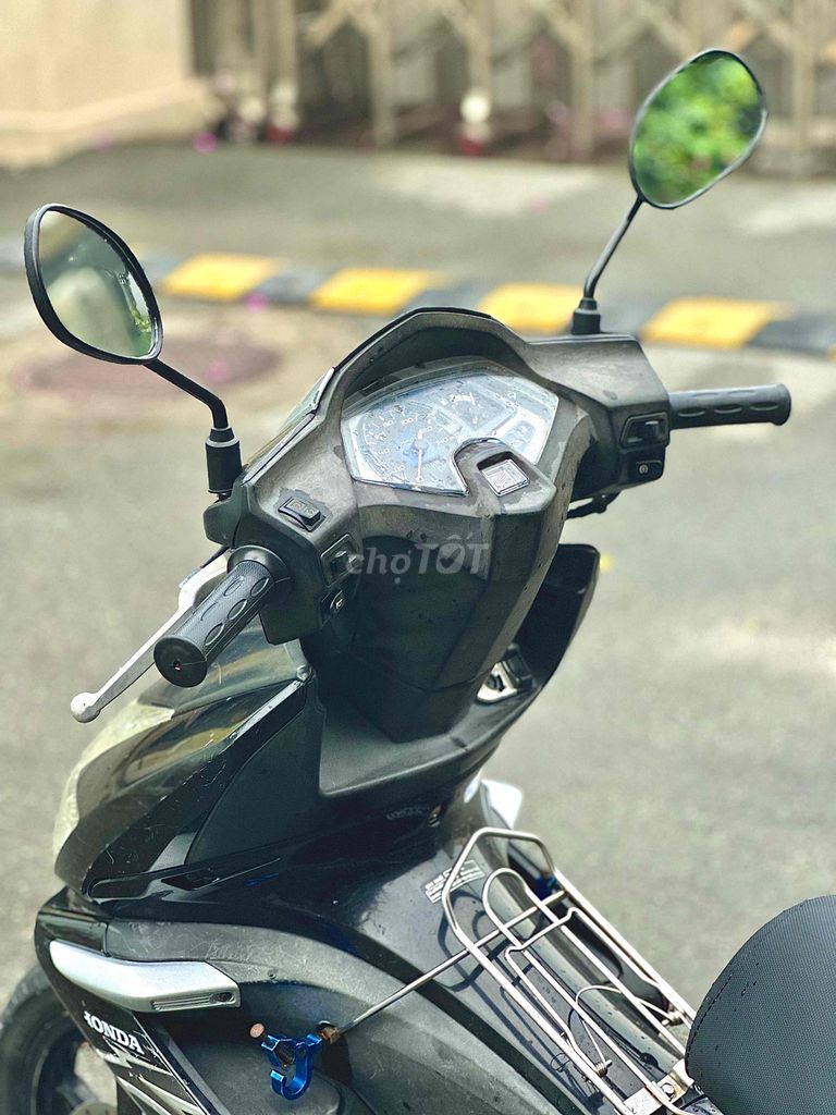 Honda Air Blade màu Đen. Mua bán Xe máy tại Thành phố Thuận An Bình Dương được đăng bởi XM Đô Rê Mon  hình 4