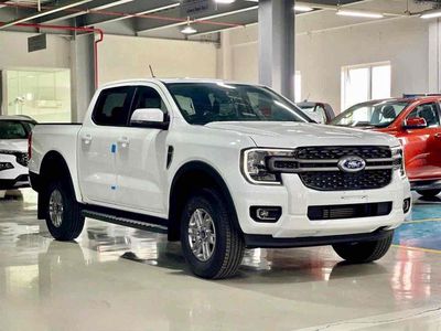 Ford Ranger XLS 4x4 Trắng