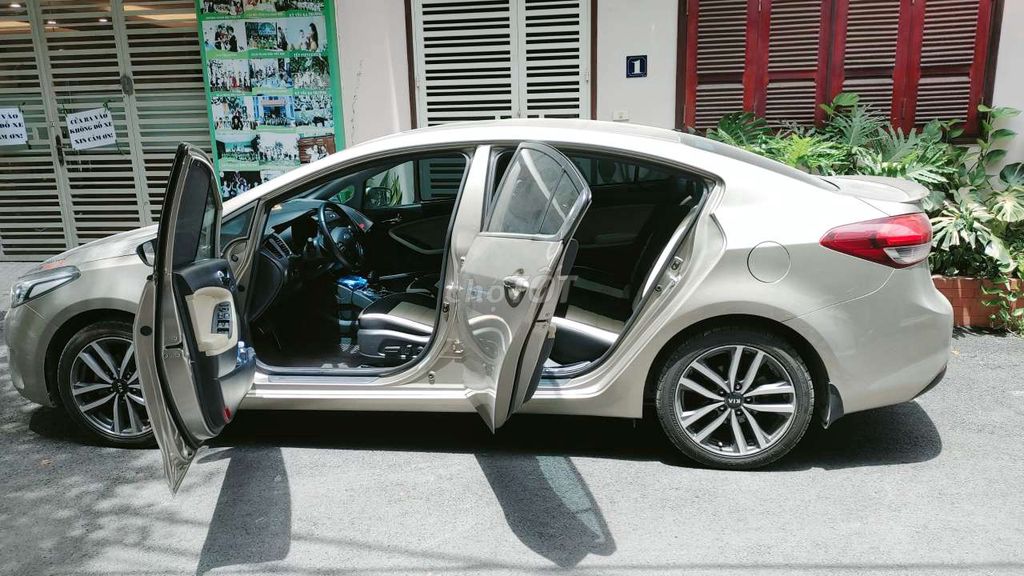 Kia Cerato Đăng ký T10_2016 2.0 AT - 70.555 km. Mua bán Ô tô tại Quận Thanh Xuân Hà Nội được đăng bởi Phạm Thanh Chung hình 3