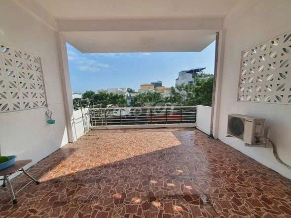 Аренда · 3 комн. · 100 м² · Quận Ngũ Hành Sơn, ул. Đường Đỗ Bá