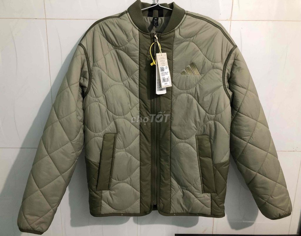 Áo khoác Adidas LIGHT PAD JKT Xanh rêu 2XS. Mua bán Quần áo tại Thành phố Dĩ An Bình Dương được đăng bởi PhucMy Hàng xách tay hình 1