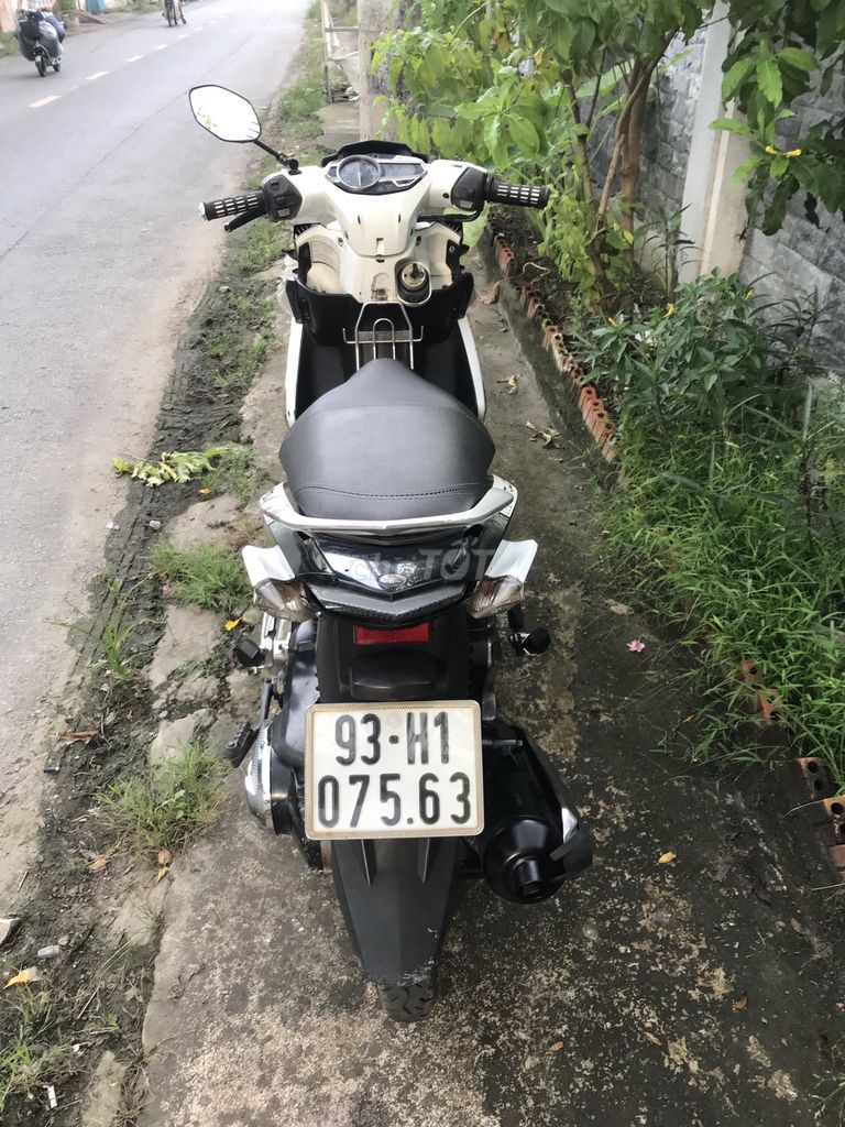 Yamaha novo 5 Fi máy zin màu trắng. Mua bán Xe máy tại Huyện Bến Lức Long An được đăng bởi Nguyên  hình 2