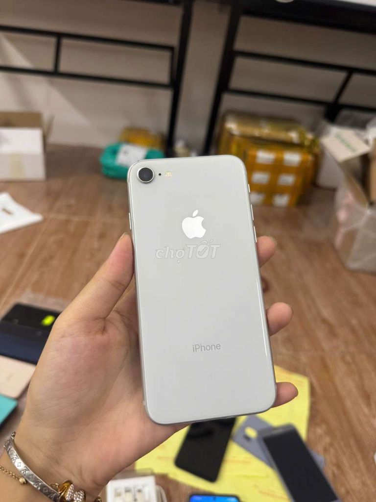 iPhone 8g, 64g, pin 100, full vân. Mua bán Điện thoại tại Thành phố Thủ Dầu Một Bình Dương được đăng bởi Phước Mobile hình 1