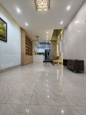 4 X 18M 4 PHÒNG SÁT ỦY BAN QUẬN 11 