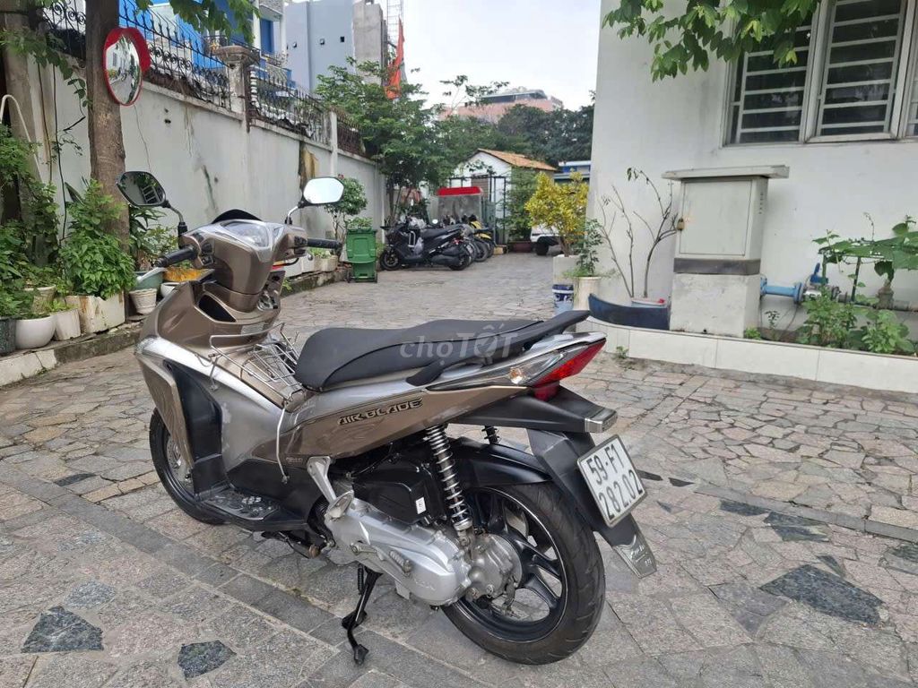 Xe Honda Air Blade fi. Mua bán Xe máy tại Quận 7 Tp Hồ Chí Minh được đăng bởi trình minh sơn hình 3