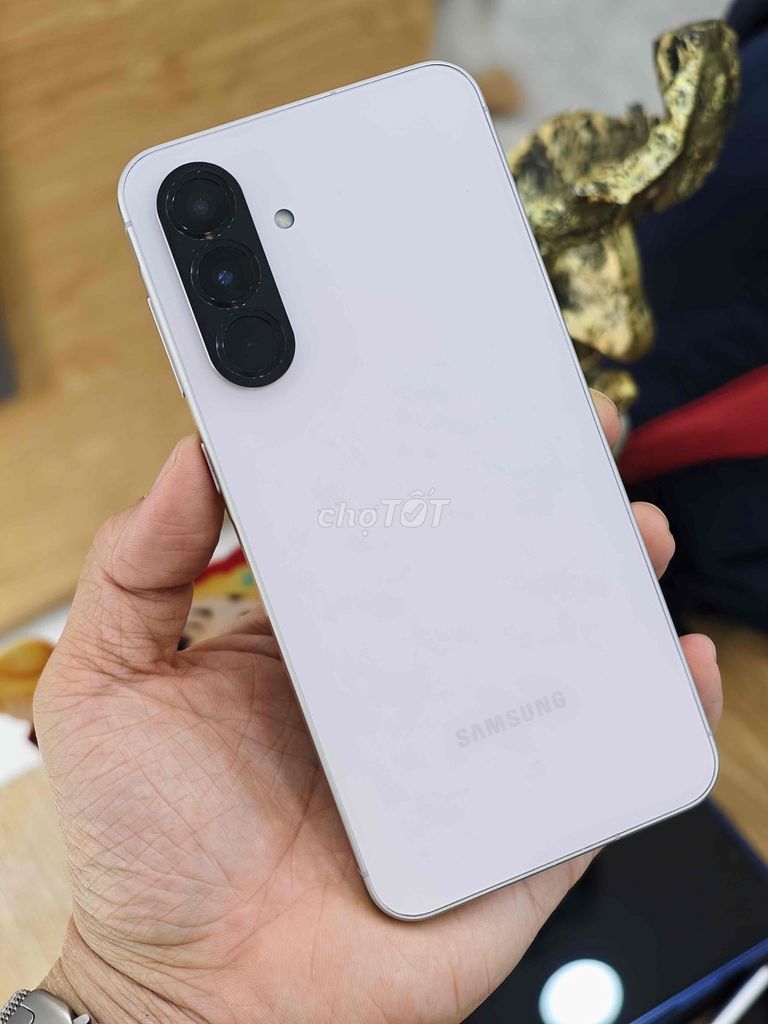 Samsung A56 128GB Trắng 99% mới. Mua bán Điện thoại tại Quận 10 Tp Hồ Chí Minh được đăng bởi Khánh Trần hình 1