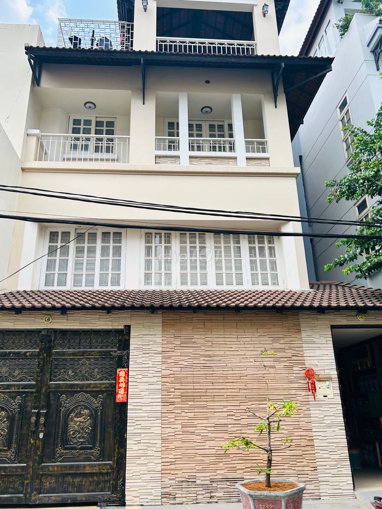 Nhà đường Nguyễn Minh Hoàng khu K300, 8x19m 1 trệt 3 lầu cho thuê