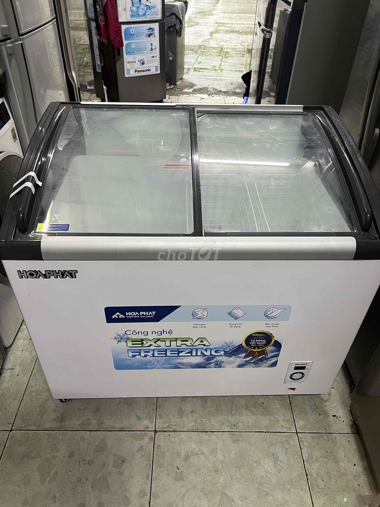 Tủ đông Hòa Phát nắp kính 280 lít Extra Freezing. Mua bán Tủ lạnh tại Quận Long Biên Hà Nội được đăng bởi Điện Lạnh Tân Thành Phát hình 1