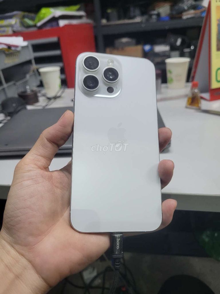 ip 15 Pro Max 256GB trắng keng. Mua bán Điện thoại tại Huyện Châu Thành Tiền Giang được đăng bởi Cầm đồ thanh lý  hình 1