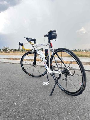 xe đạp đua phiên bản giới hạn hiệu COLNAGO