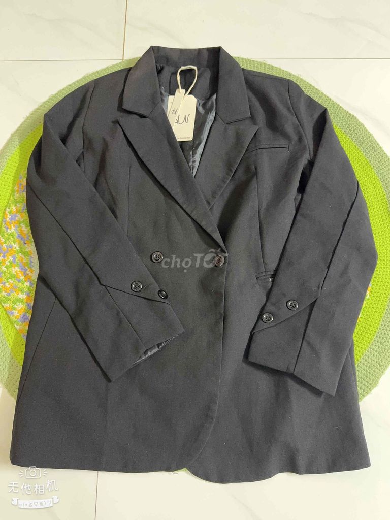 Áo khoác blazer vải đen unisex dưới 65kg. Mua bán Quần áo tại Quận Bình Thạnh Tp Hồ Chí Minh được đăng bởi lan anh hình 1