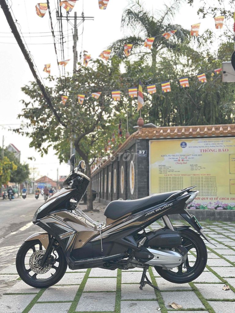 Honda Airblade 125 2014 Vàng đồng. Mua bán Xe máy tại Thành phố Thủ Đức Tp Hồ Chí Minh được đăng bởi Xe Máy Trường Thịnh hình 6