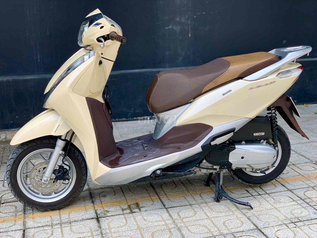 Honda Lead 125 2017 желто-коричневый от собственника