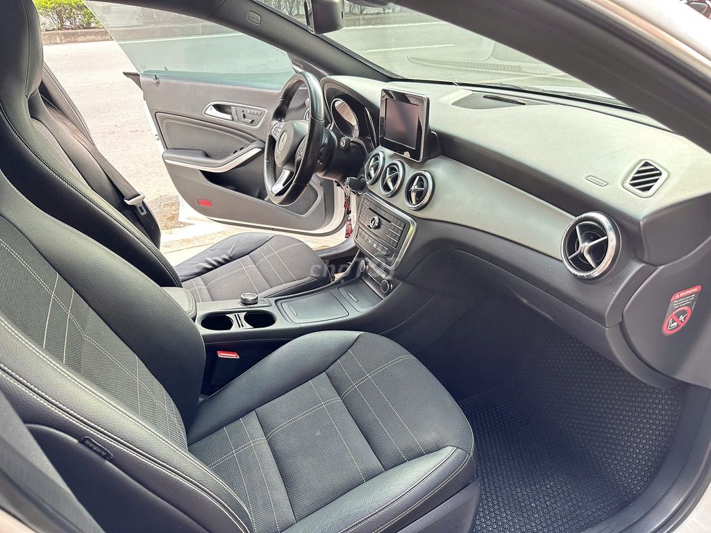 Mercedes-Benz CLA 200 2015 đk 2016. Mua bán Ô tô tại Quận Long Biên Hà Nội được đăng bởi AUTO TÂN HƯNG THỊNH hình 13