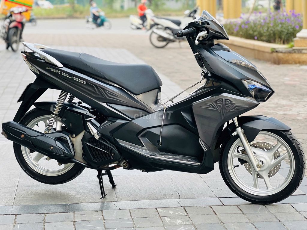 HONDA AIR BLADE 125FI  XE ĐỜI CUỐI 2019 MÁY ZIN. Mua bán Xe máy tại Quận Cầu Giấy Hà Nội được đăng bởi Lộc Phát hình 4
