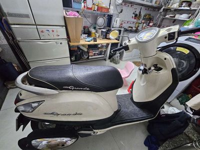 Yamaha Grande Trắng kem